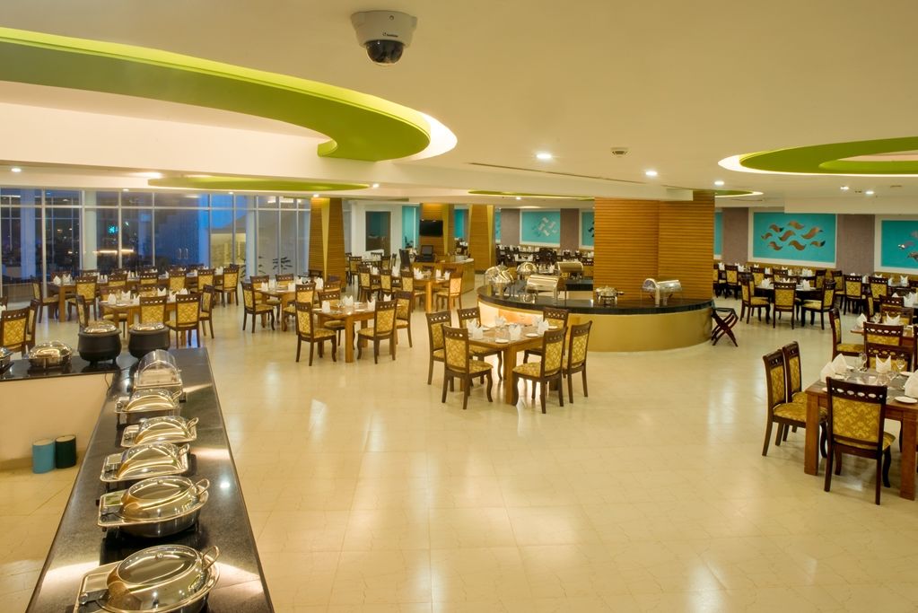 Royal Tulip Sea Pearl Beach Resort & Spa كوكس بازار المطعم الصورة
